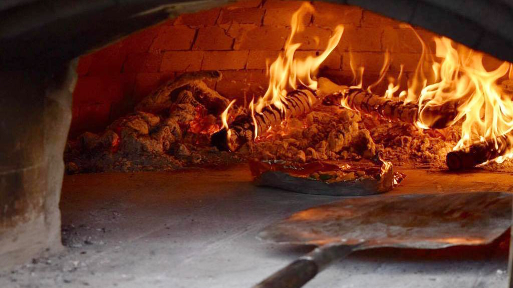 石窯で焼くシュトレン♪ランチは石窯ピザとスープで稲武の紅葉を満喫